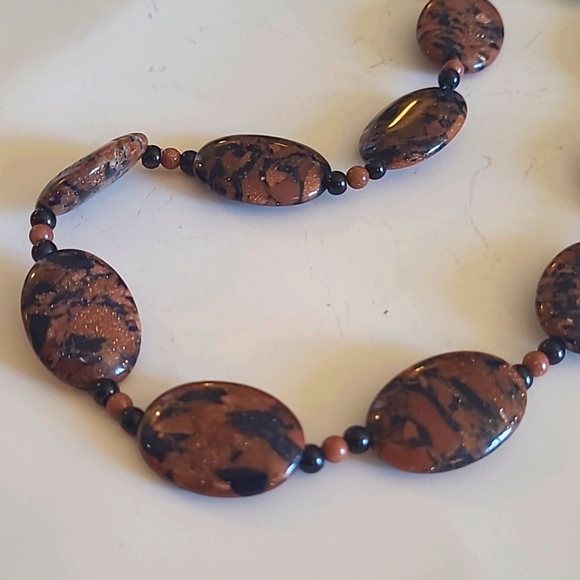Handmade Sparkling Sunstone Beaded Necklace with Magnetic Closure - Picture 2 of 7
